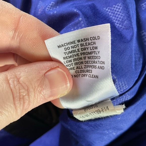 REI Insulated Puffer Vest Black Zip Front Women’s Size S Outdoor Hiking Camping - Picture 8 of 8